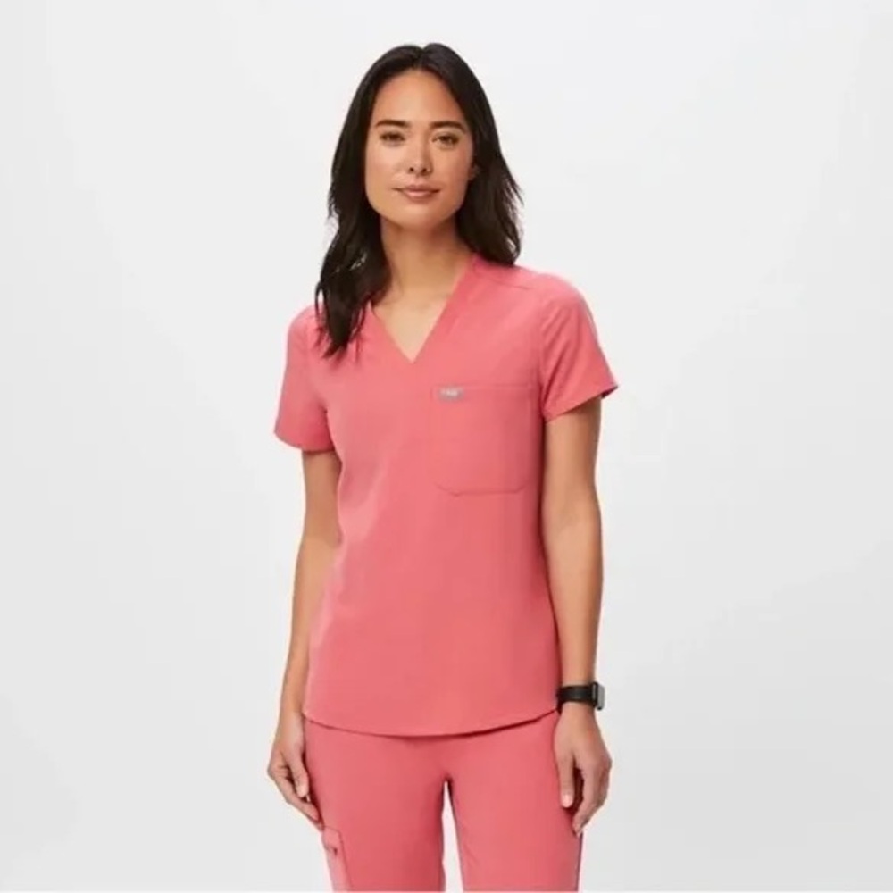 FIGS Women's Desert Rose Catarina Scrub Top
